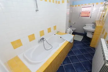 로비니 Apartman 7 아파트