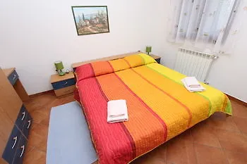 로비니 Apartman 7 아파트