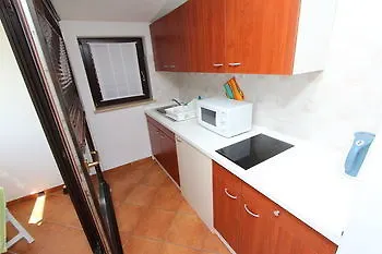 로비니 Apartman 7 아파트