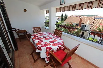 로비니 Apartman 7 아파트
